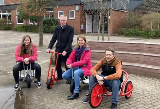 20230324 Fahrzeuguebergabe Grundschule Tangstedt