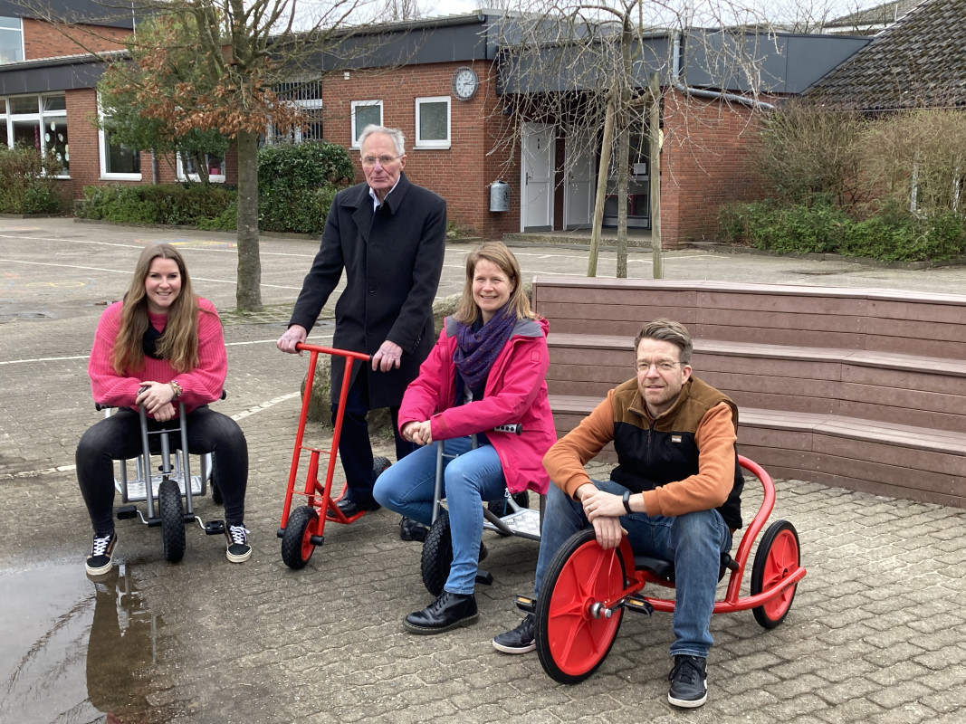 20230324 Fahrzeuguebergabe Grundschule Tangstedt