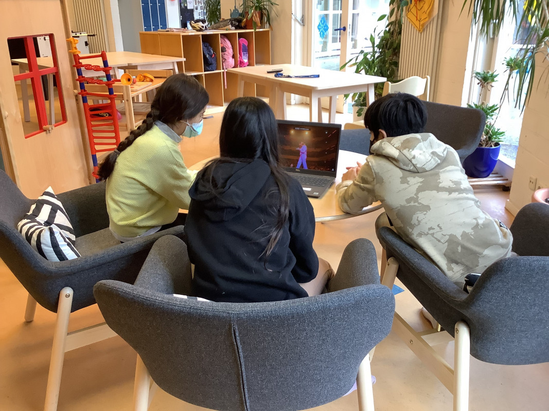 Foto 1 Laptopspende Der Laptop wird bereits von vielen Jungendlichen genutzt und fuer die medienpaedagogische Arbeit eingesetzt. Foto Kinderschutzbund e.V.