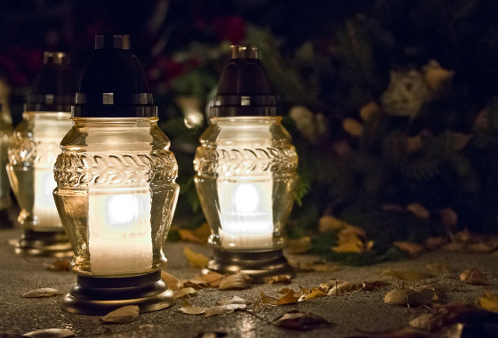 a candle 1785709 1280